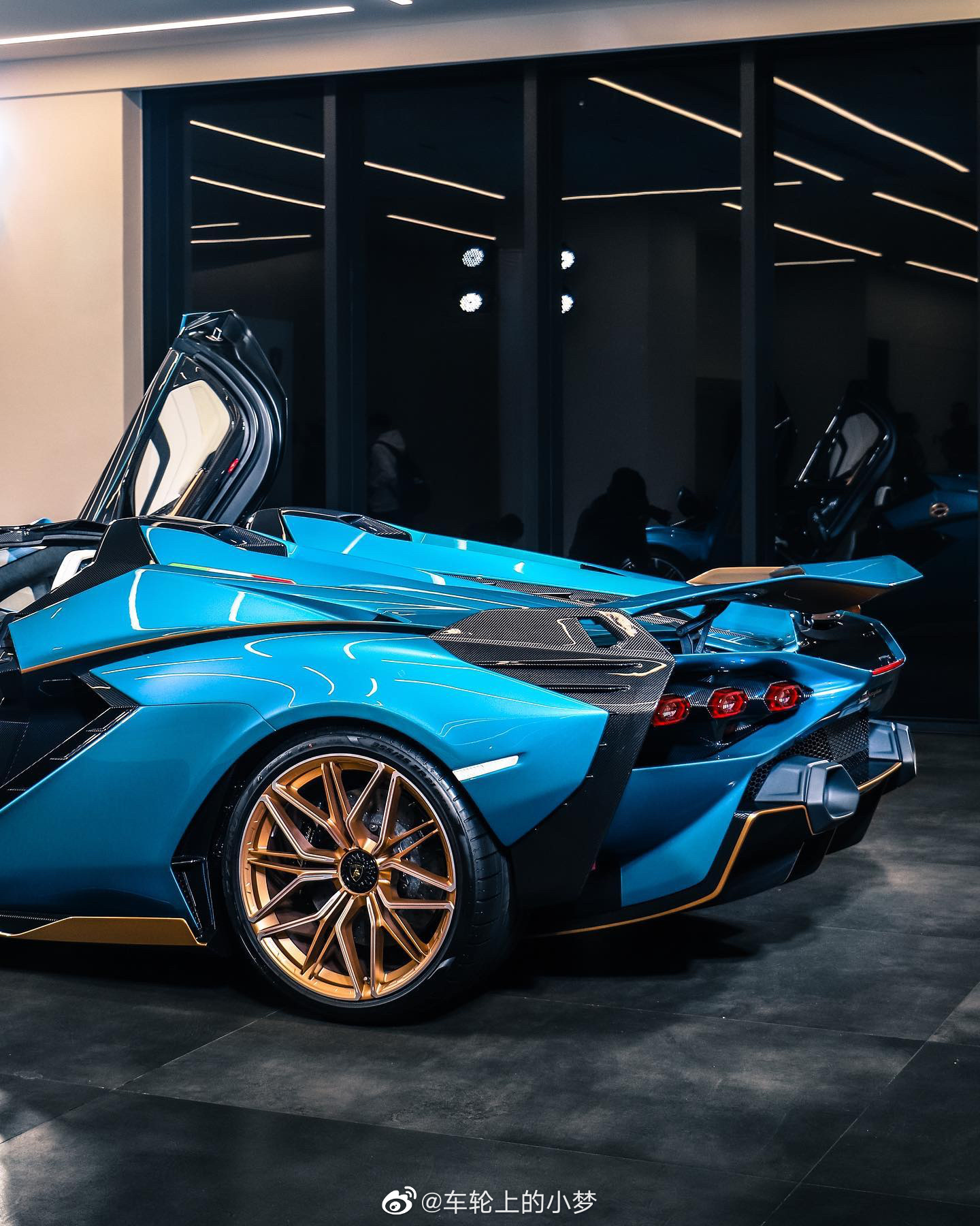 台湾蓝天王星唯一的兰博基尼sian roadster