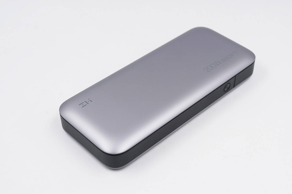 而紫米2号充电宝海外版采用了相同的设计id,内置