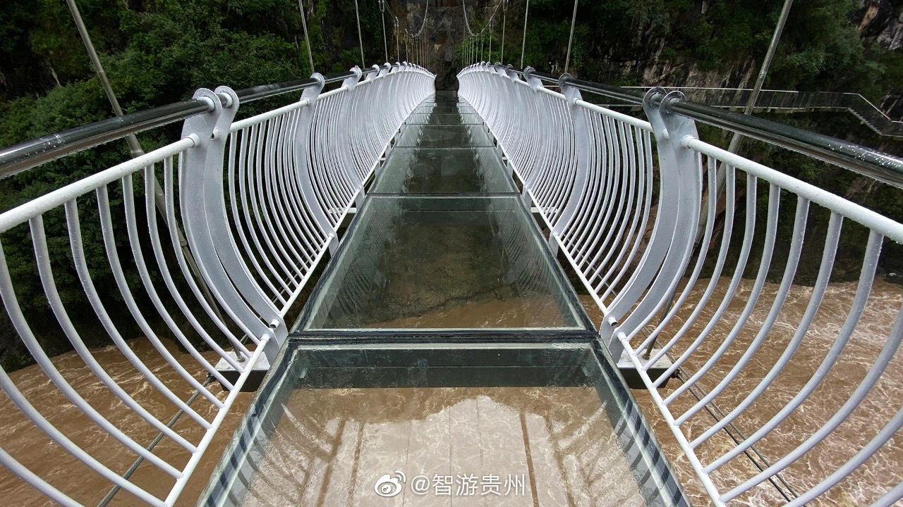 萧县皇藏峪玻璃桥图片