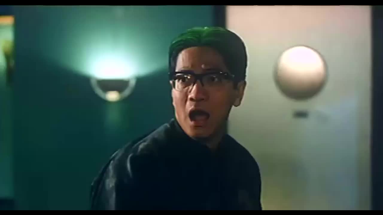 笑喷了青头鬼到期被鬼差捉回地府临走还要举旗抗议