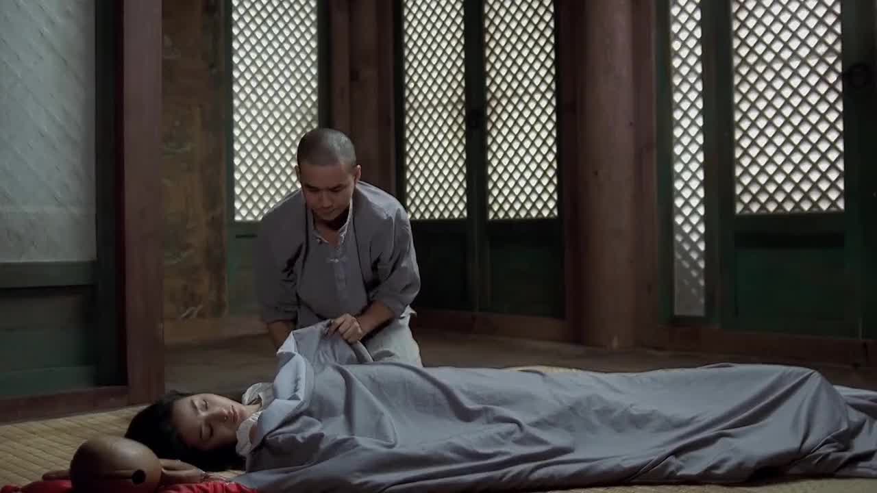 庙里来了个女施主,小和尚顶不住凡心大动,开始一发不可收拾__财经头条