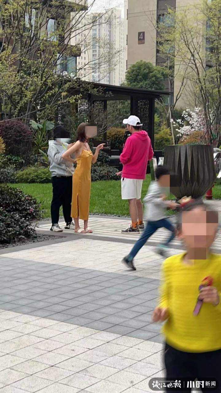 小区裸背拍照网红：为自己拍照行为影响孩子而道歉休闲区蓝鸢梦想 - Www.slyday.coM