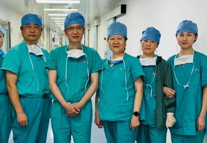 被姐夫投毒百草枯女孩，成功完成肺移植手术，后续治疗费还有缺口休闲区蓝鸢梦想 - Www.slyday.coM