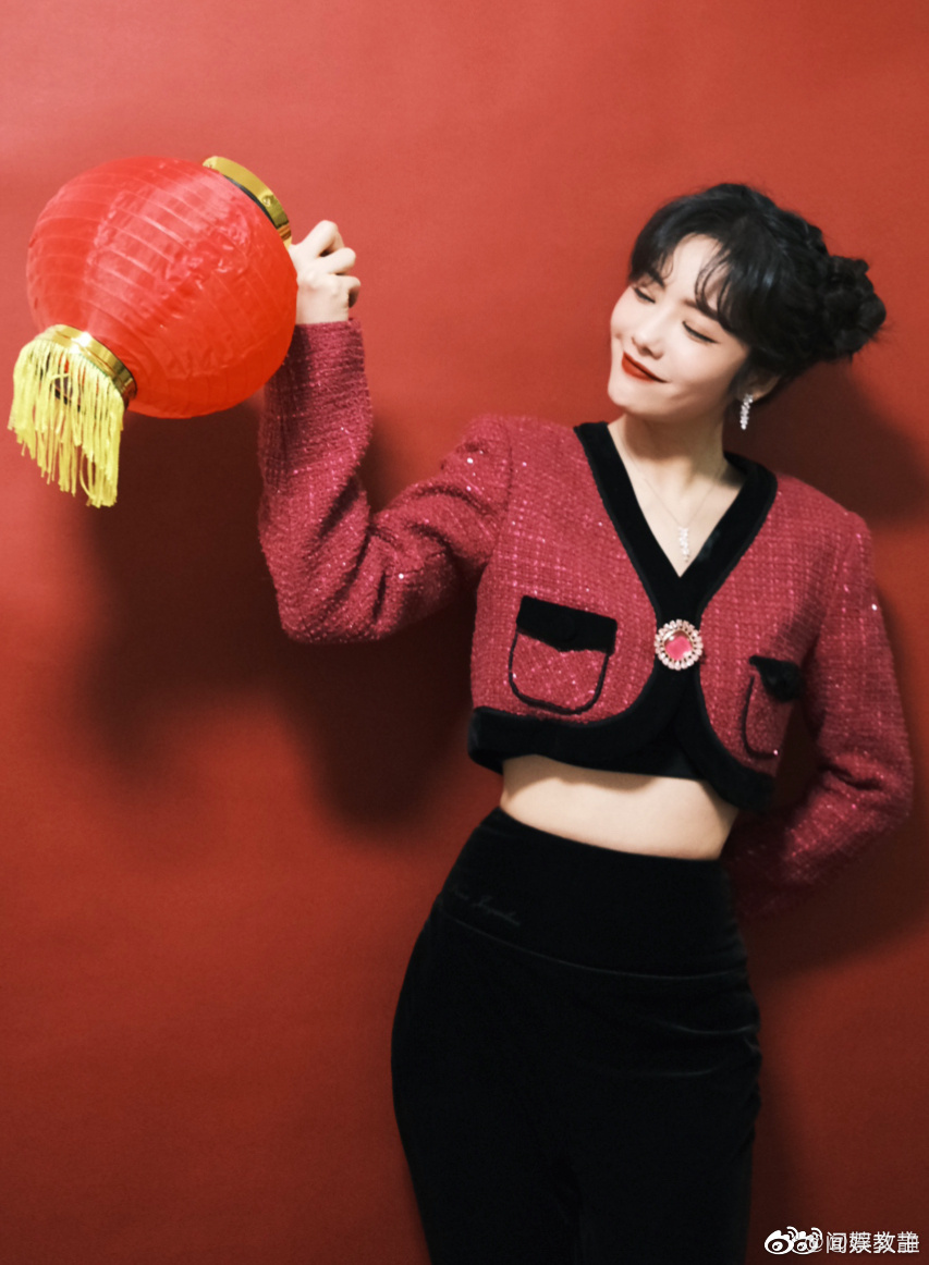 蔡文静|好六 小年夜团建造型 期待今晚好留团的团建……_高清图集