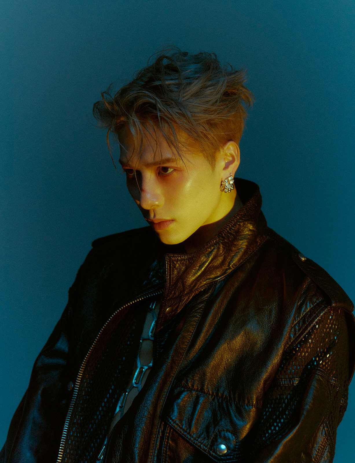 王嘉尔《metal》写真__财经头条