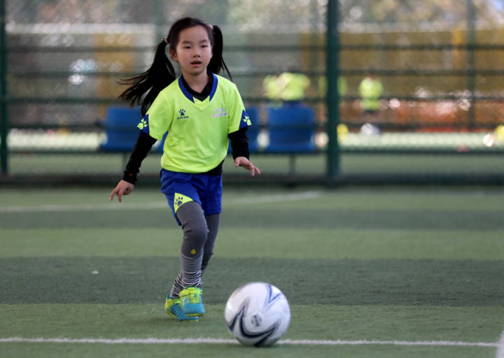少儿足球女孩子多吗,少儿足球女孩子多吗知乎
