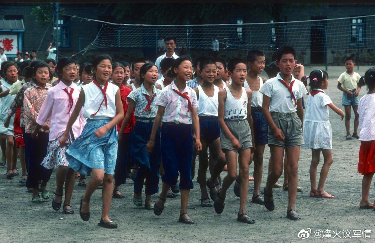 上个世纪70年代的中国老照片__财经头条