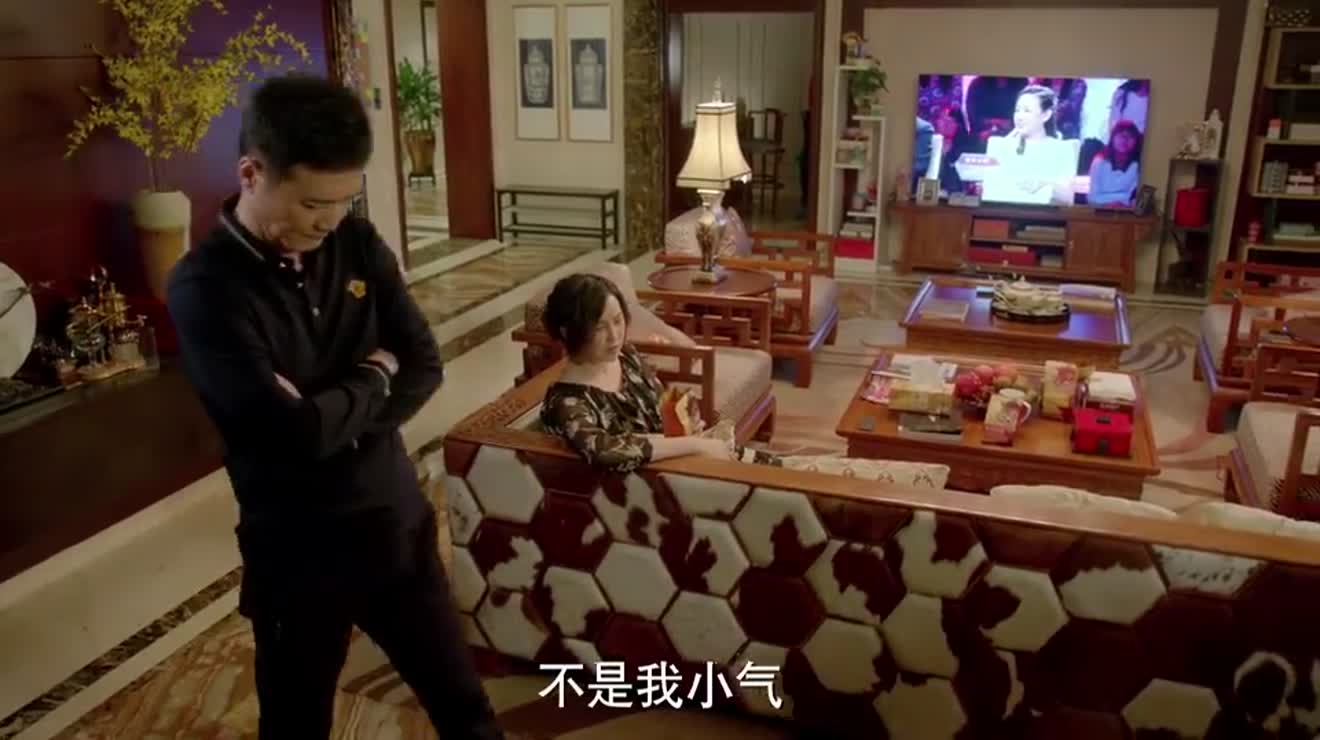 小别离张小宇回到家见到后妈一脸不开心叫你姐姐还是阿姨