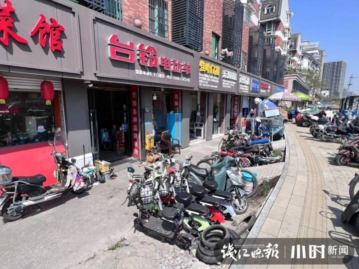 杭州这种电动车现在淘汰置换有优惠补贴，来换车的人多吗？小时新闻正在现场走访休闲区蓝鸢梦想 - Www.slyday.coM