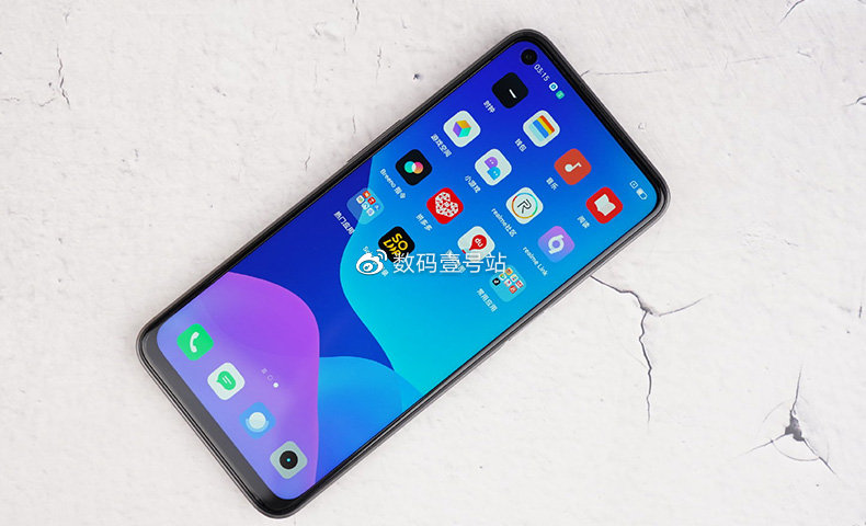 荣耀play5t配置点评网友韭菜根被拔起如何与realmeq3抗衡