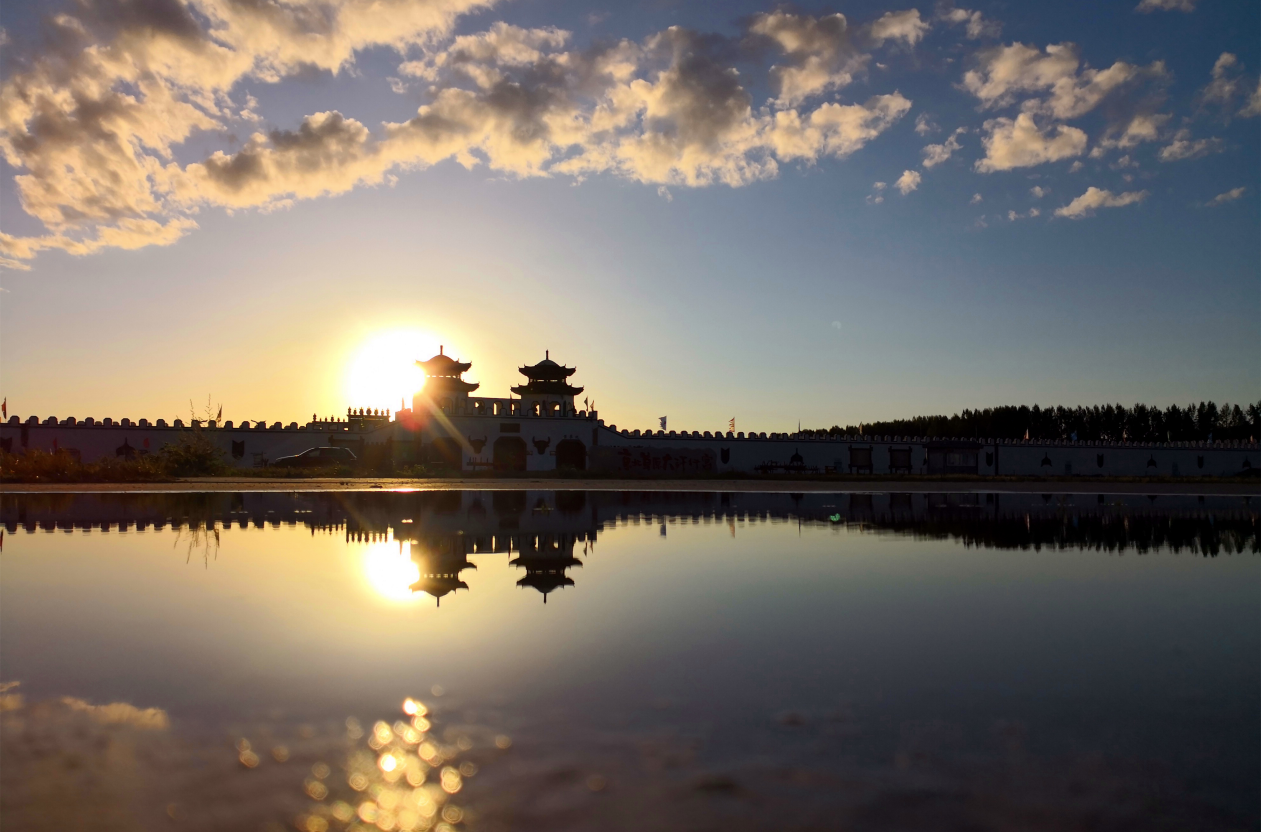 夏日里的大汗行宫,独有一丝韵味