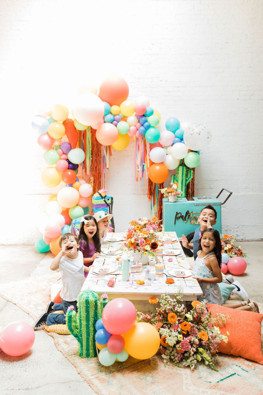 色彩斑斓的儿童派对