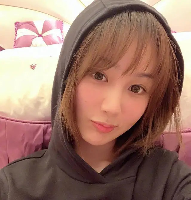 杨紫素颜出镜,太美了!不愧是女神!