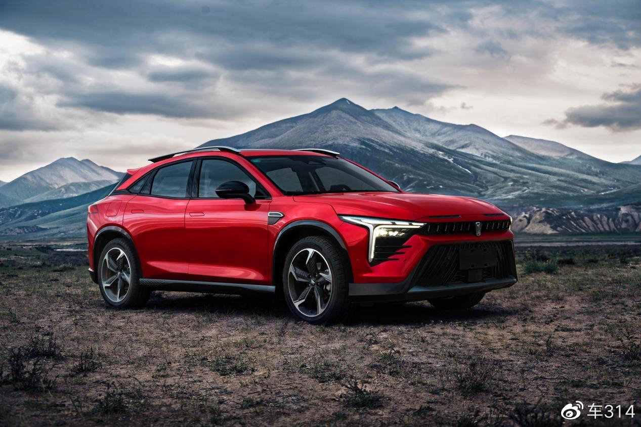 年轻人的第一款轿跑SUV，奔腾B70S对比长安UNI-T和领克02