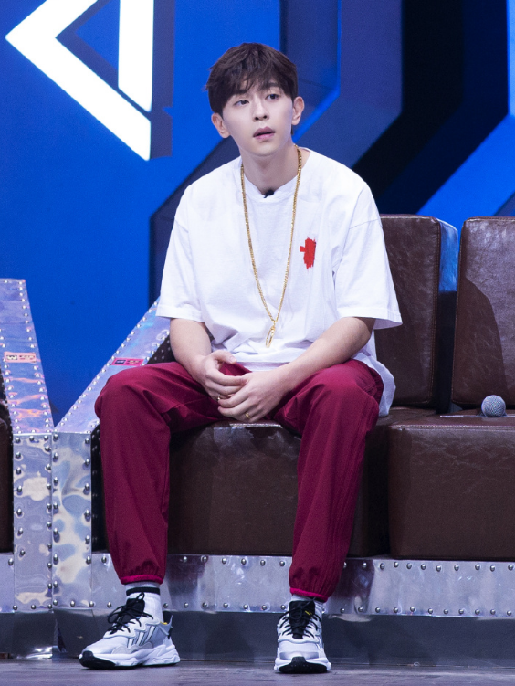 谁想到童颜邓伦能有好身材在晴雅集秀腹肌后迷妹都看慌了