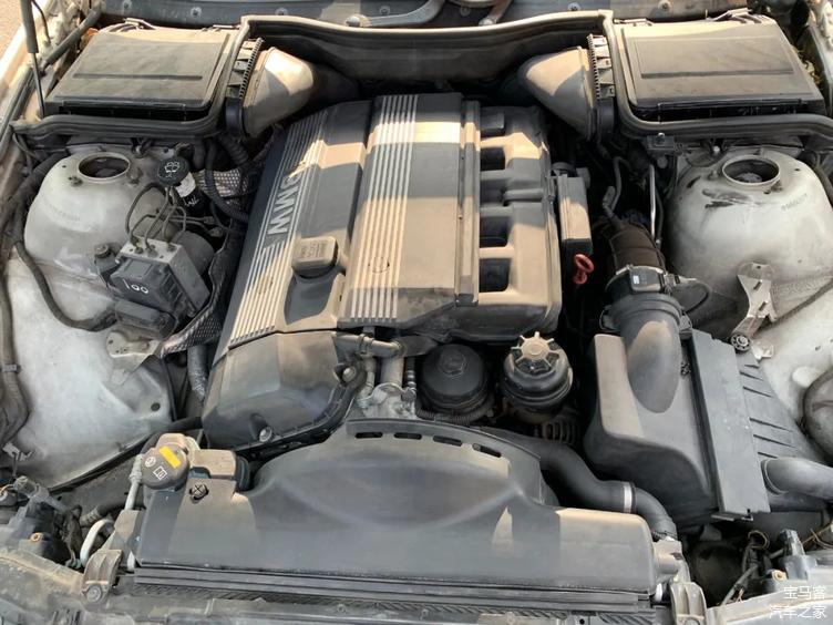 当年家里80万买了台宝马5系e39,20年开30万公里,如今