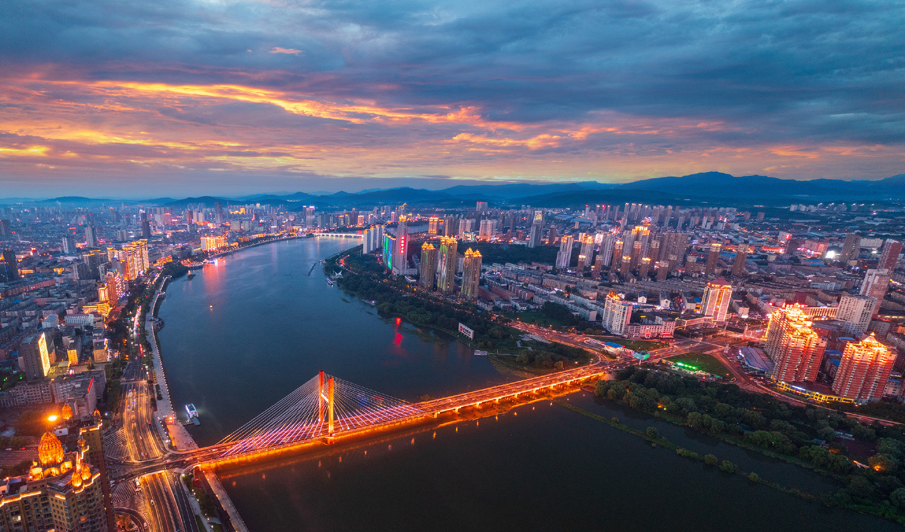 分享几张去年夏天在长春市和吉林市的无人机航拍.