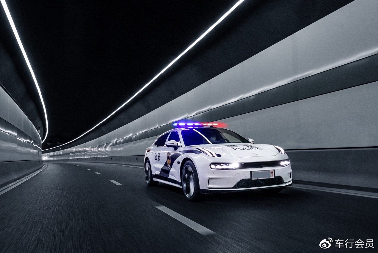 最帅警车受热捧38秒让天下无贼