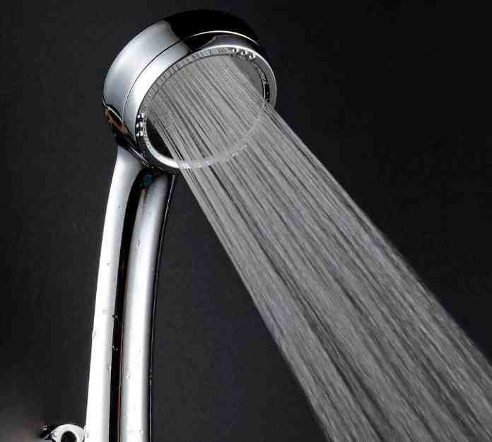 淋浴屏和花洒哪个好？淋浴屏有必要买吗？休闲区蓝鸢梦想 - Www.slyday.coM