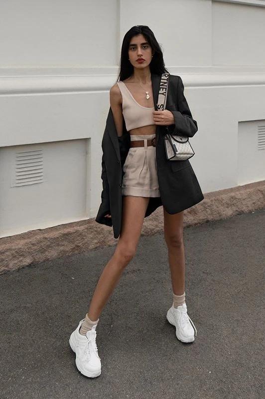 复古风还风头正劲现在流行渣女裤