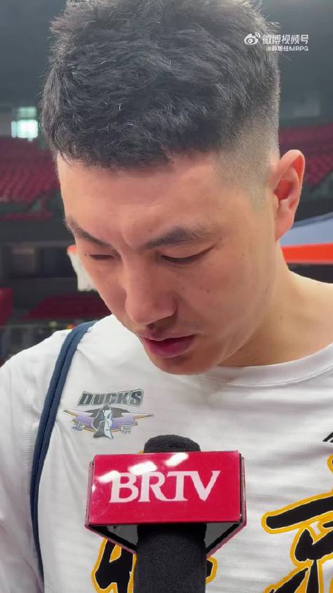 翟晓川:这两天翻身腰都会有些影响 今晚困难很大但有必胜的信心