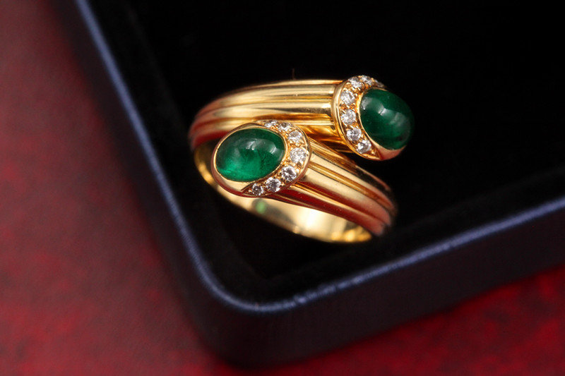 经典双头设计,浓郁艳丽的祖母绿戒指为你带来浓郁生机!