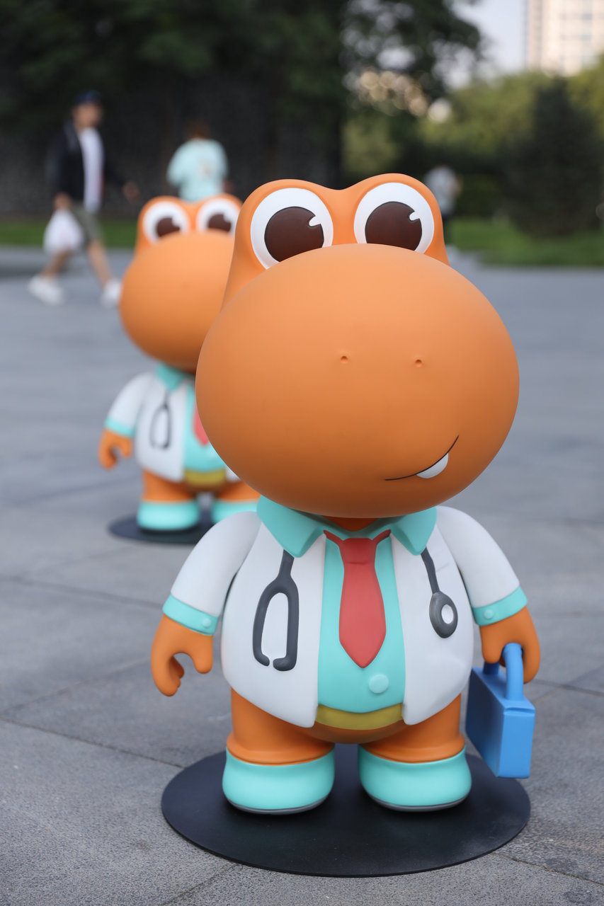 听说瓜瓜龙,带着大圣去玩玩,体验了一下,还在现场领了很多周边小礼物