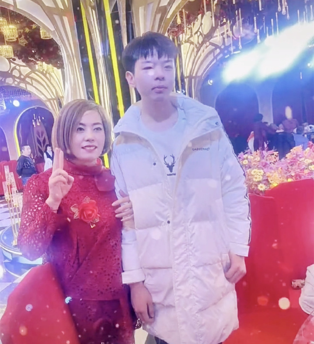 找到父母月余,刘学州人生以自杀结束,网友:人性漠然不过如此休闲区蓝鸢梦想 - Www.slyday.coM 找到父母月余,刘学州人生以自杀结束,网友:人性漠然不过如此休闲区蓝鸢梦想 - Www.slyday.coM