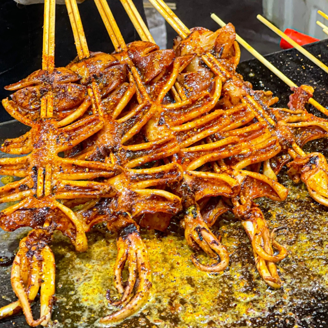 烤鱿鱼就是烧烤界的天花板,这么诱人的美味谁爱了__财经头条