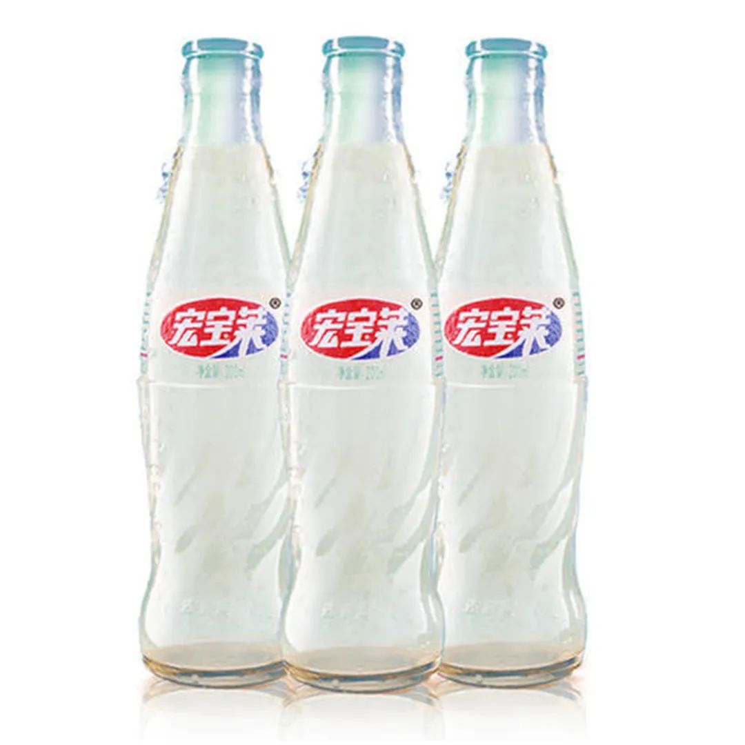 如果珍珍是罐装荔枝汽水的代名词,那玻璃瓶的荔枝汽水就得数宏宝莱了.