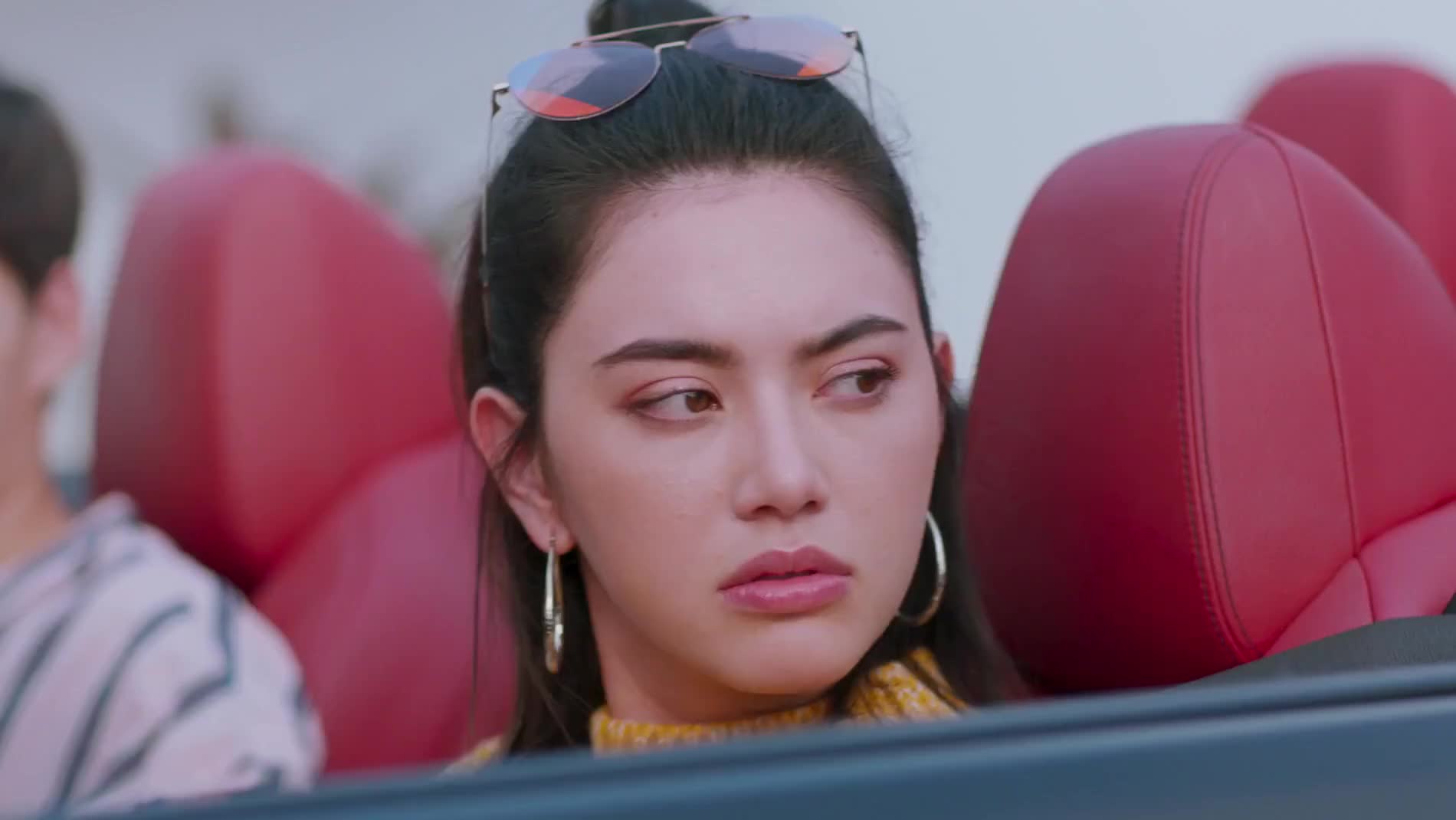 爱的警报器美女为烦躁的发狂谁料朋友竟然幸灾乐祸过分