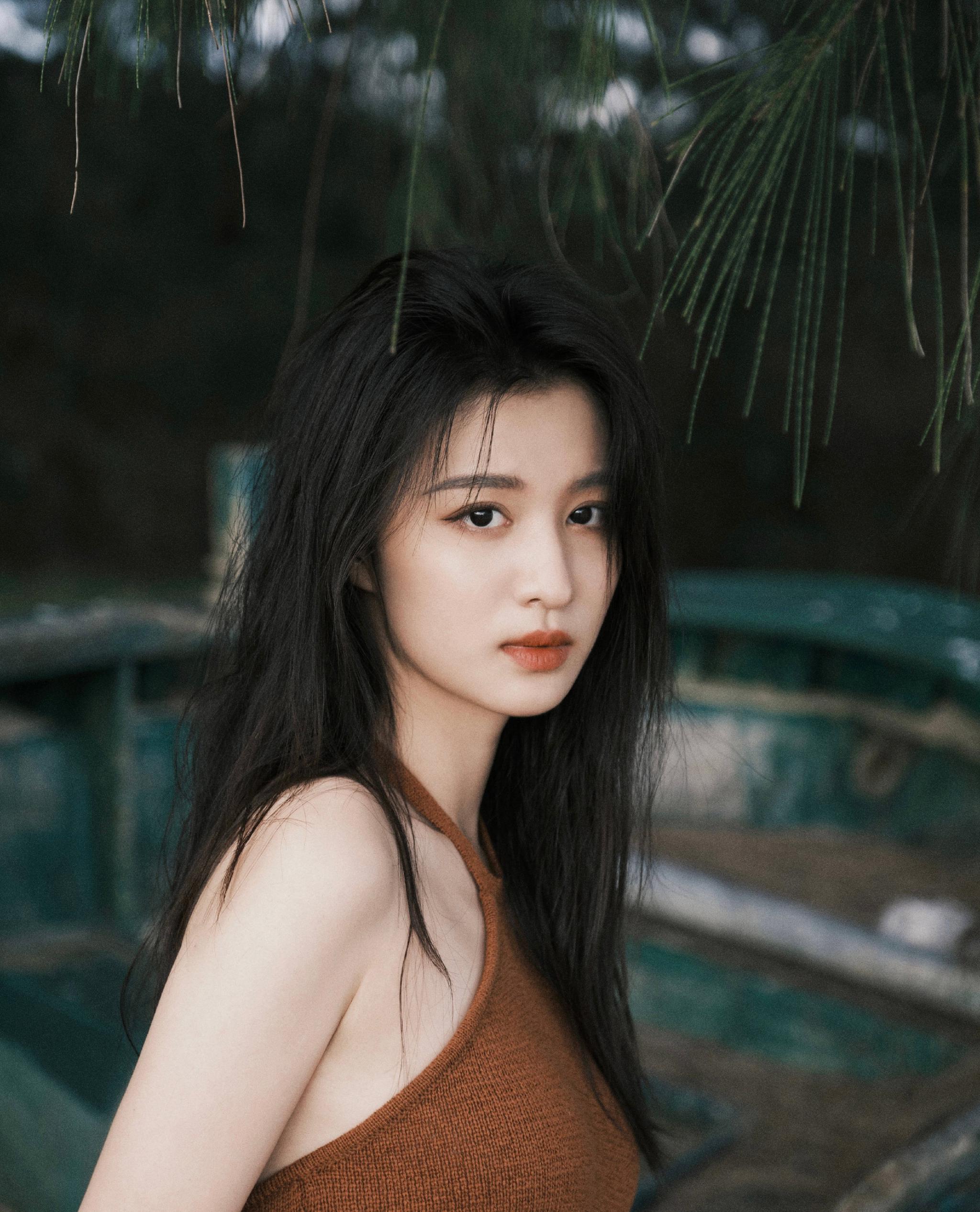 王楚然在《相逢时节》里饰演的土豪千金真的是让人眼前一亮……__财经