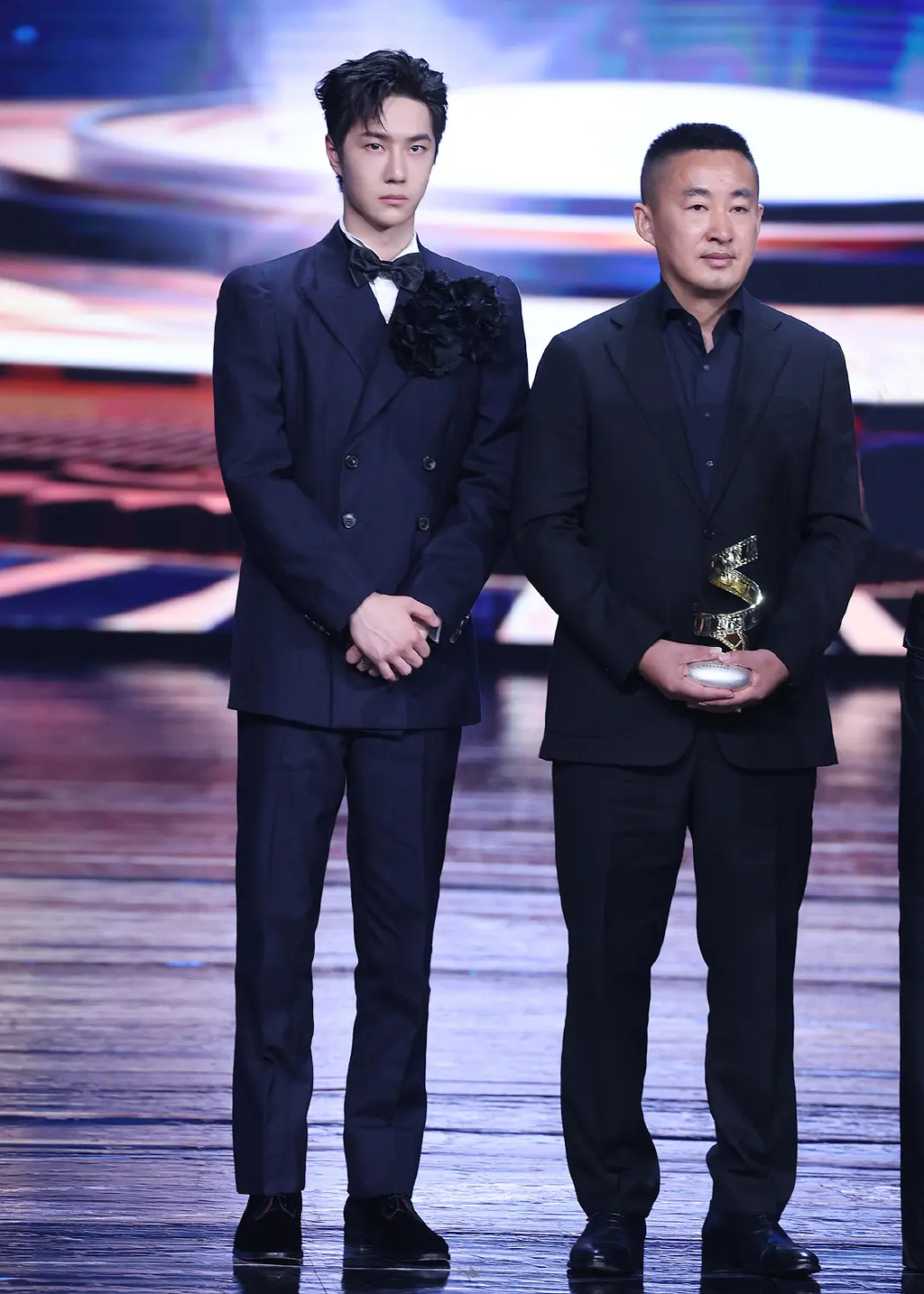 6部电影国庆厮杀,《万里归途》赢面大,《长空之王》导演是短板休闲区蓝鸢梦想 - Www.slyday.coM 6部电影国庆厮杀,《万里归途》赢面大,《长空之王》导演是短板休闲区蓝鸢梦想 - Www.slyday.coM