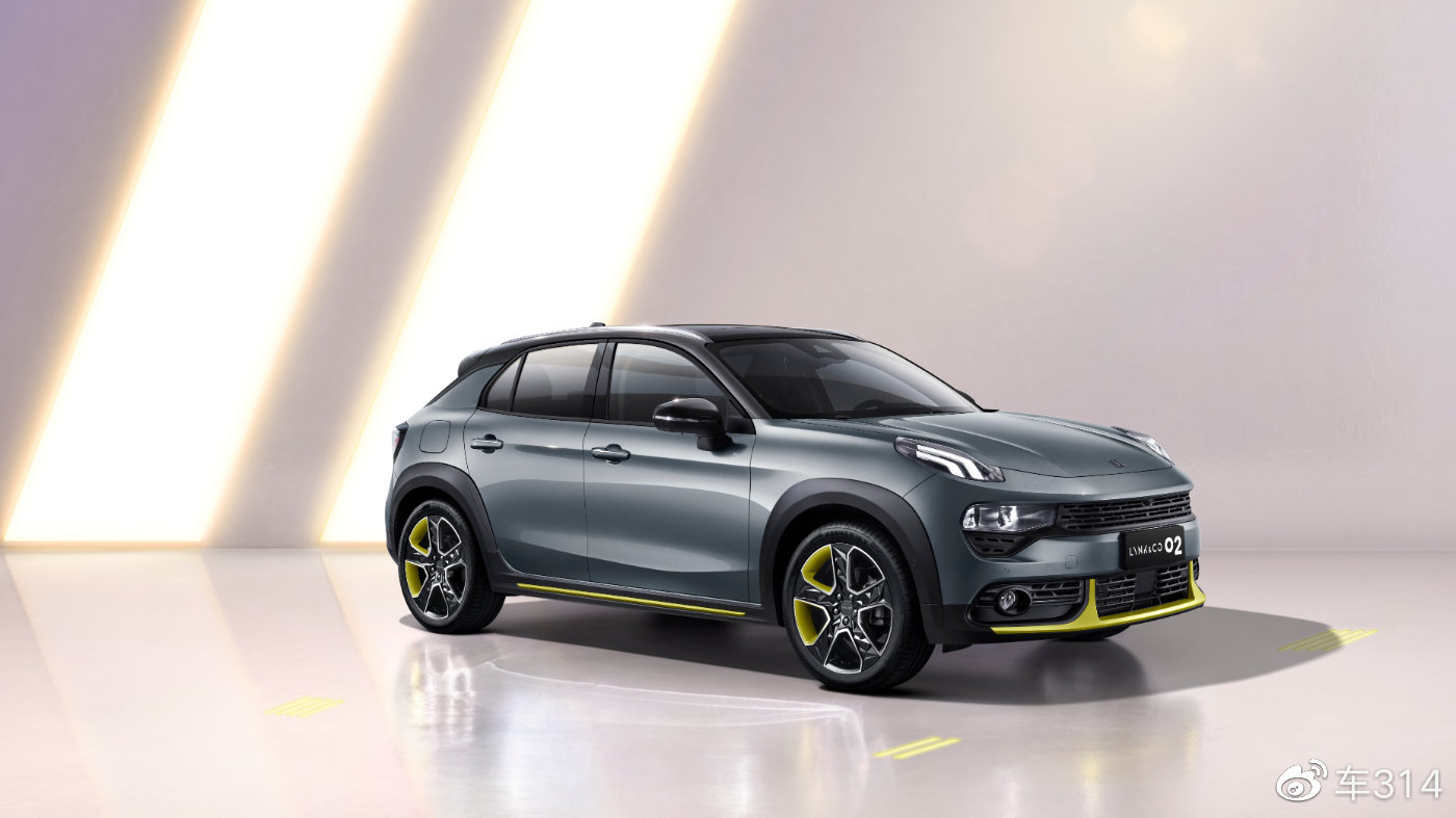 年轻人的第一款轿跑SUV，奔腾B70S对比长安UNI-T和领克02