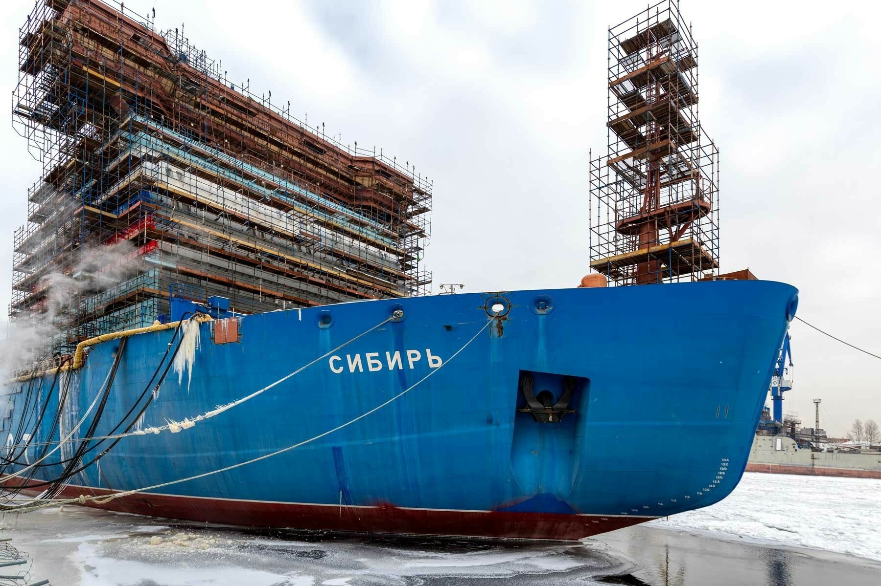 俄国"波罗的海造船厂",正在建造的核破冰船