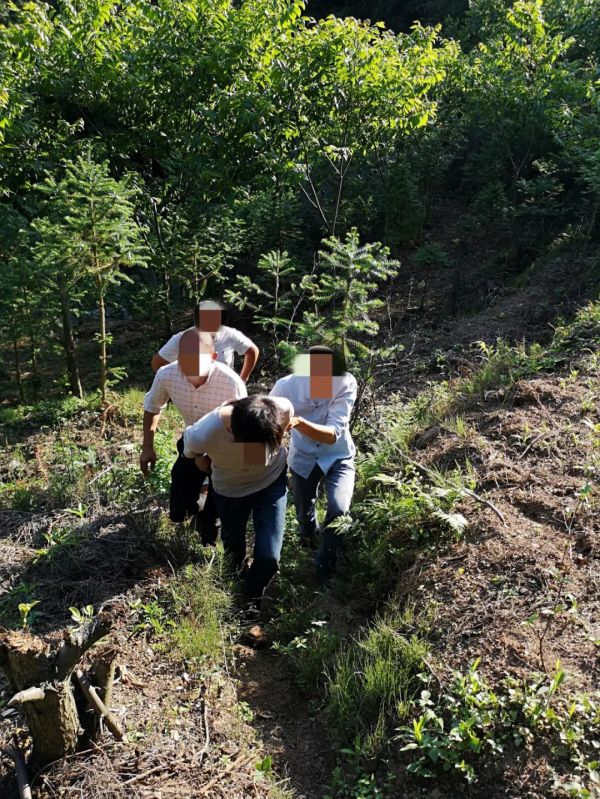跳下悬崖、手臂被打断、面对各种凶器……这都是禁毒民警的真实日常休闲区蓝鸢梦想 - Www.slyday.coM