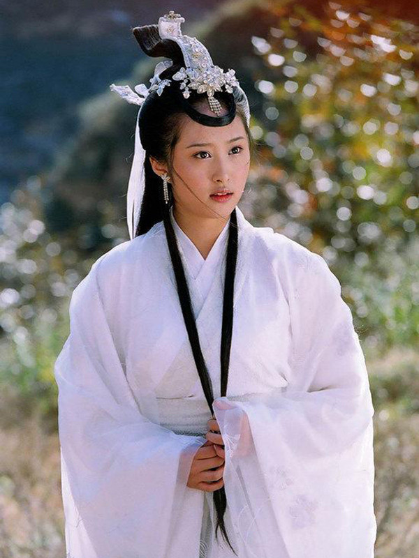 陈红最美,阳光最土,梁咏琪最现代|嫦娥|梁咏琪|陈红_新浪新闻