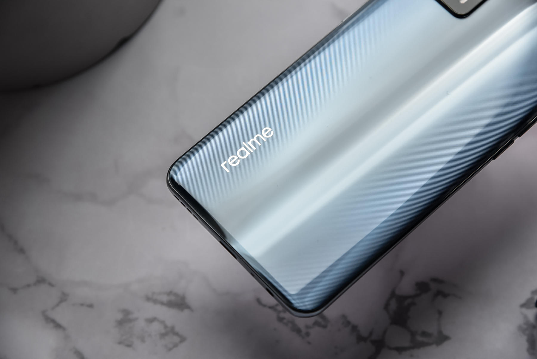 性价比最高的骁龙888来看看不讲武德直接射门破局realmegt如何