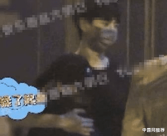 两人口罩女头_武汉一男子窜进女生宿舍偷内衣,还戴在头上当口罩,女生直呼变