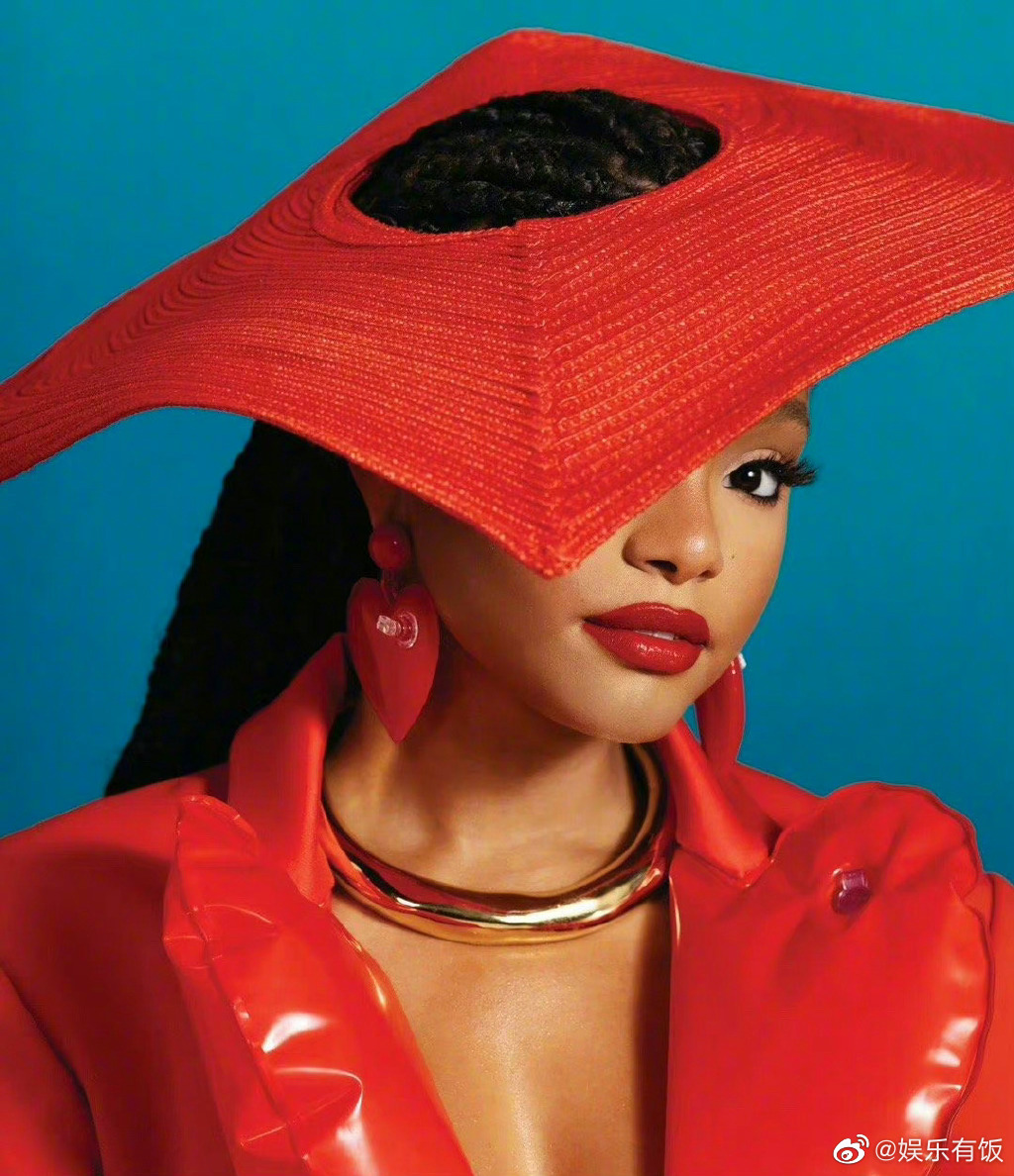 迪士尼真人版小美人鱼扮演者halle bailey最新封面大片释出