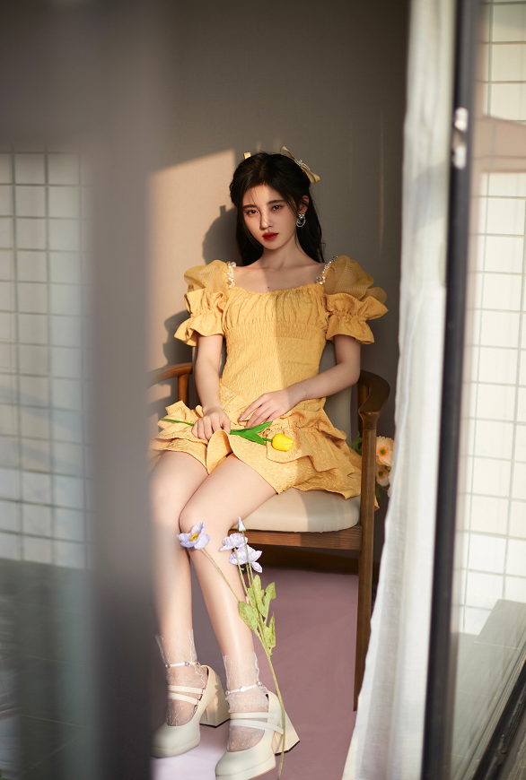 鞠婧祎穿短裙秀身材看清她的真实腿围确定是1米59该有的吗