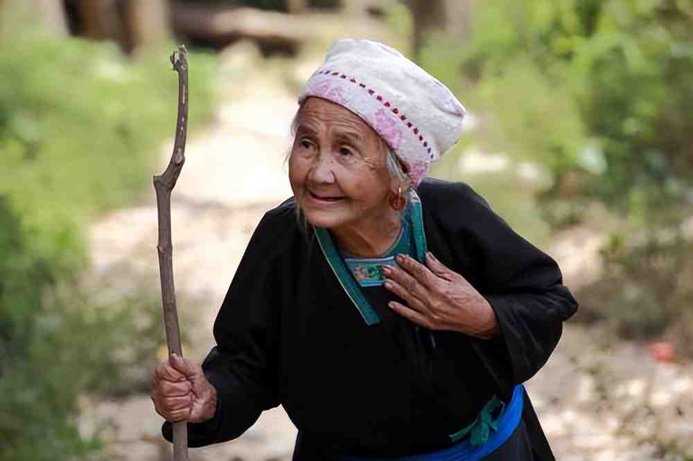 妈,过年俺一定回家!回家送钱的人还是儿子吗?