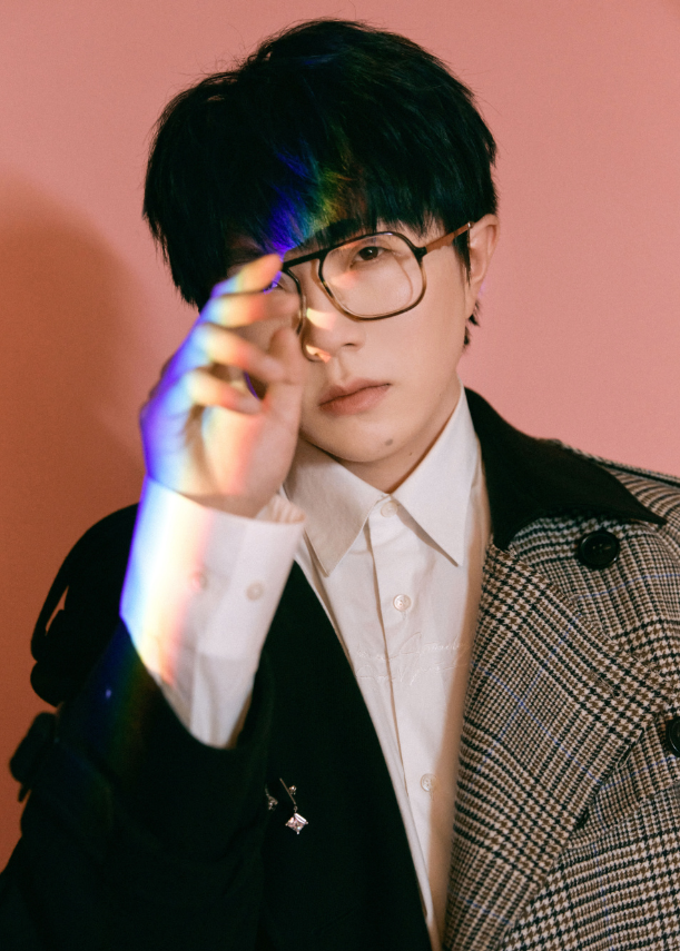 有种整容叫毛不易减肥近照神似华晨宇抬手遮脸都一模一样