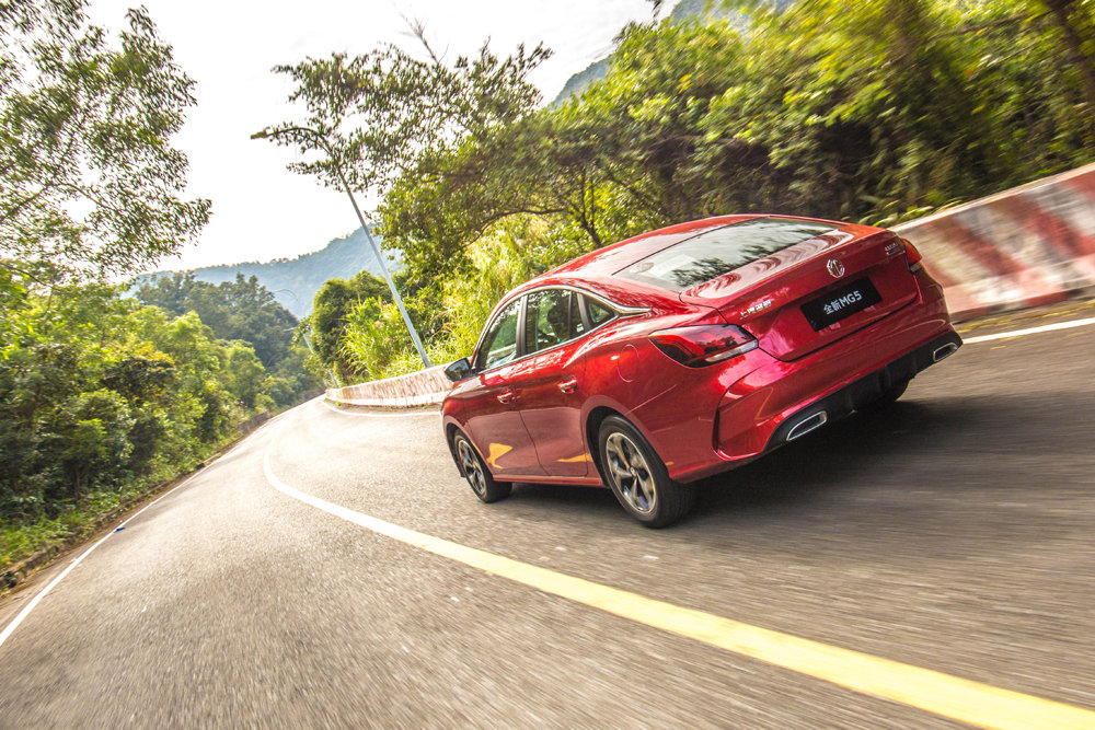 年轻"干饭人"的第一台车 试驾全新名爵mg5