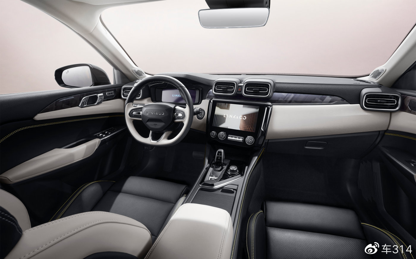 年轻人的第一款轿跑SUV，奔腾B70S对比长安UNI-T和领克02