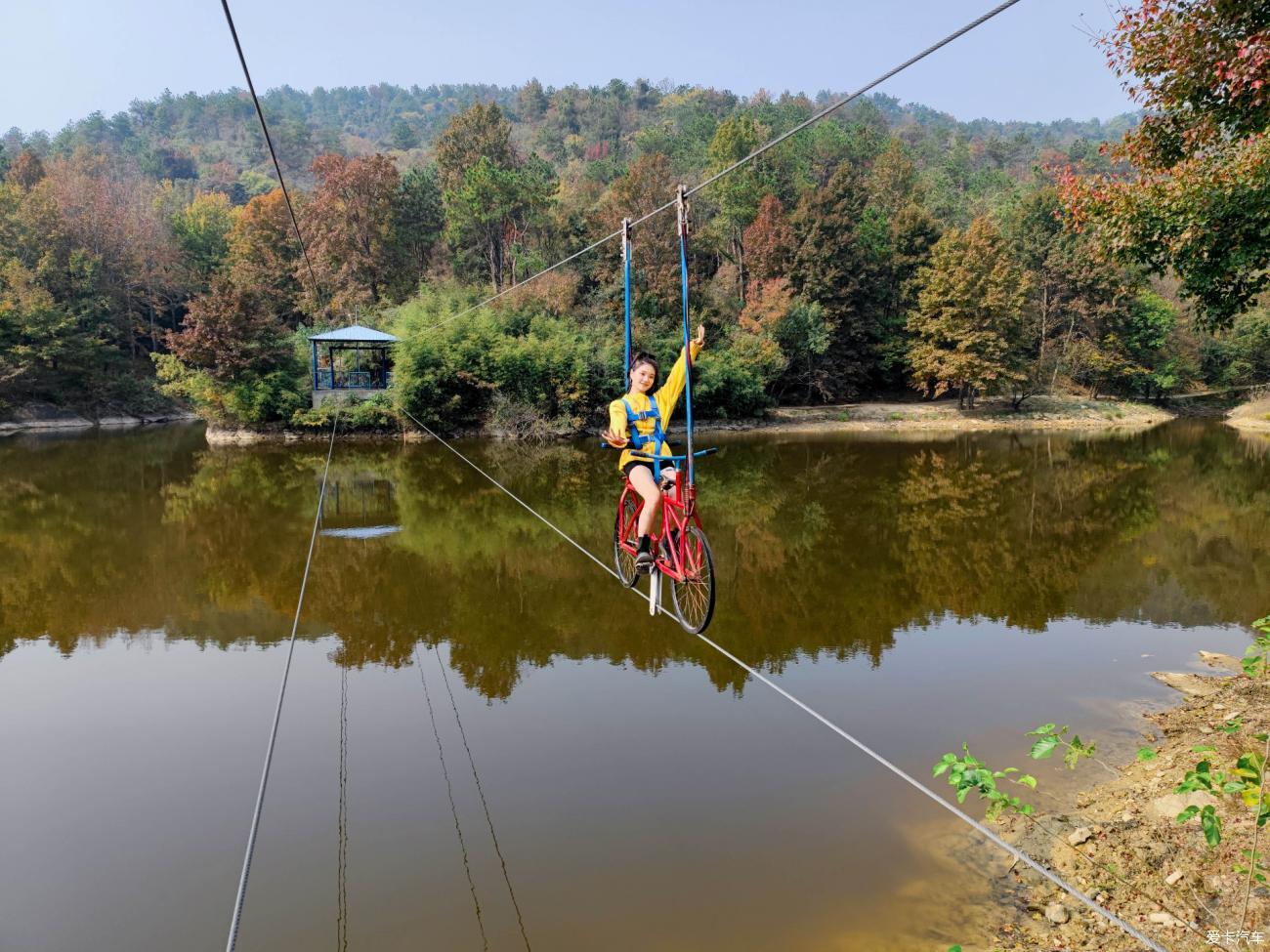 木兰胜天:金色芬芳,山河林麓间的秋日私语