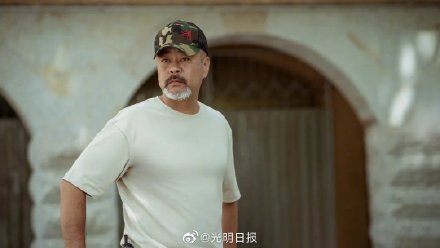 导演黄伟有多擅长讲故事?看看他的作品就知道|拍摄|白玉兰奖|影像|实景|摄影师_新浪新闻