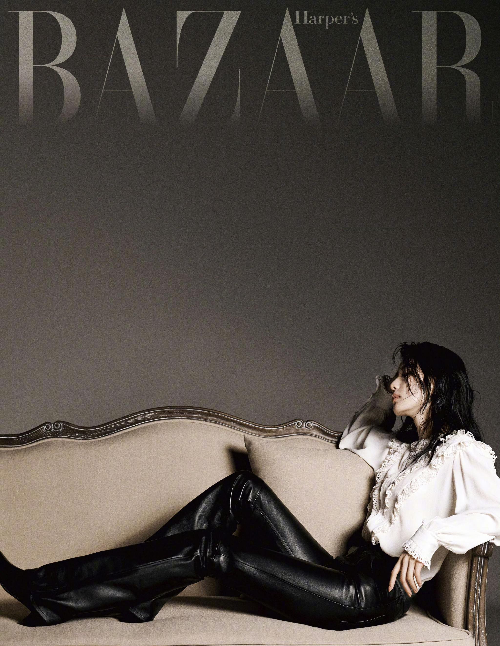 刘诗诗登上《时尚芭莎》2025年开年1月刊封面