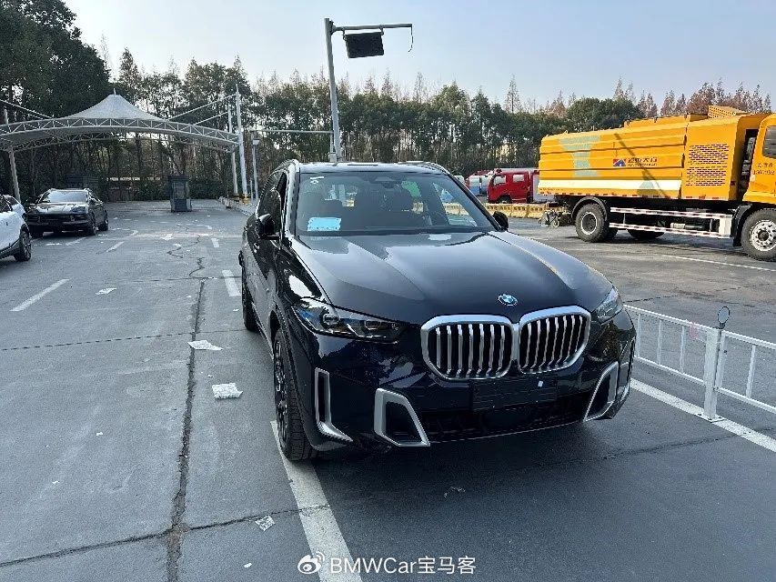 x5l是他的第三辆bmw车主驾驶感受的一致性是百年品牌的魅力