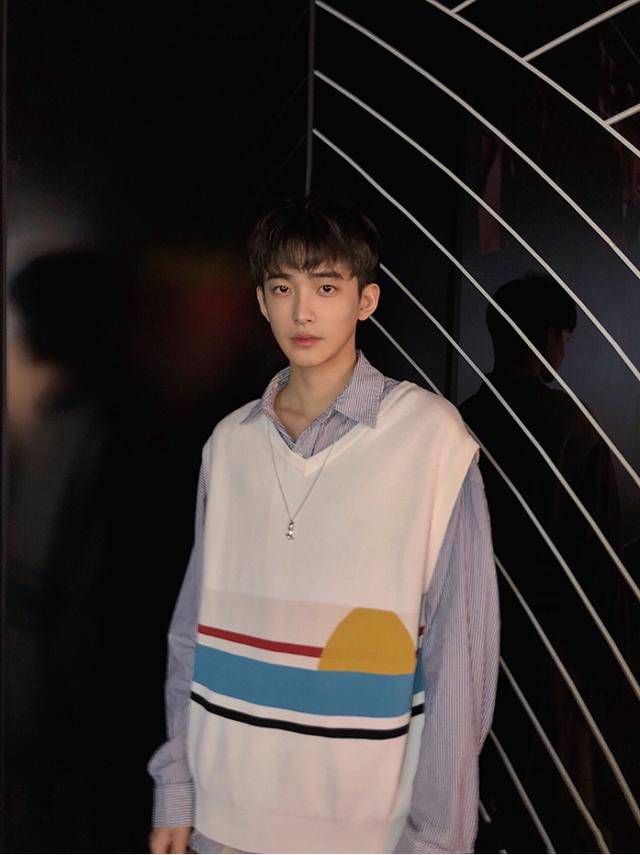 清平乐的曹评火了,私服穿搭竟然撞脸李钟硕,男生一定要学起来|丁嘉文